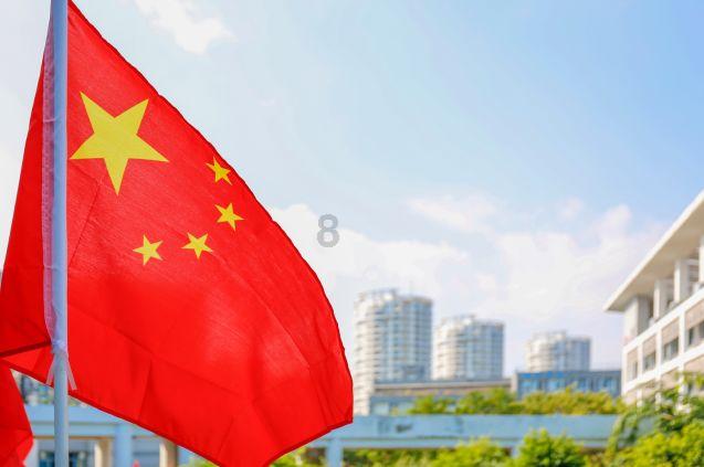 新年临近，交警进城郊涉村区域，多形式精准开展交通安全宣传活动