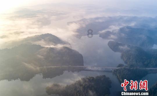 龙地逃生